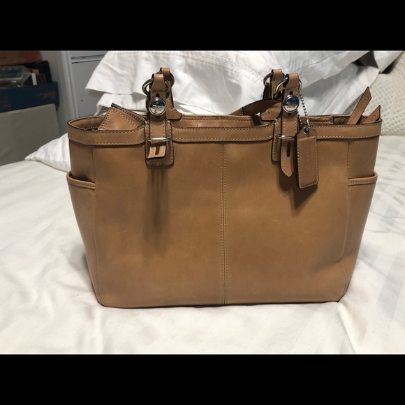 Coach Handbag - Picture 2 of 8